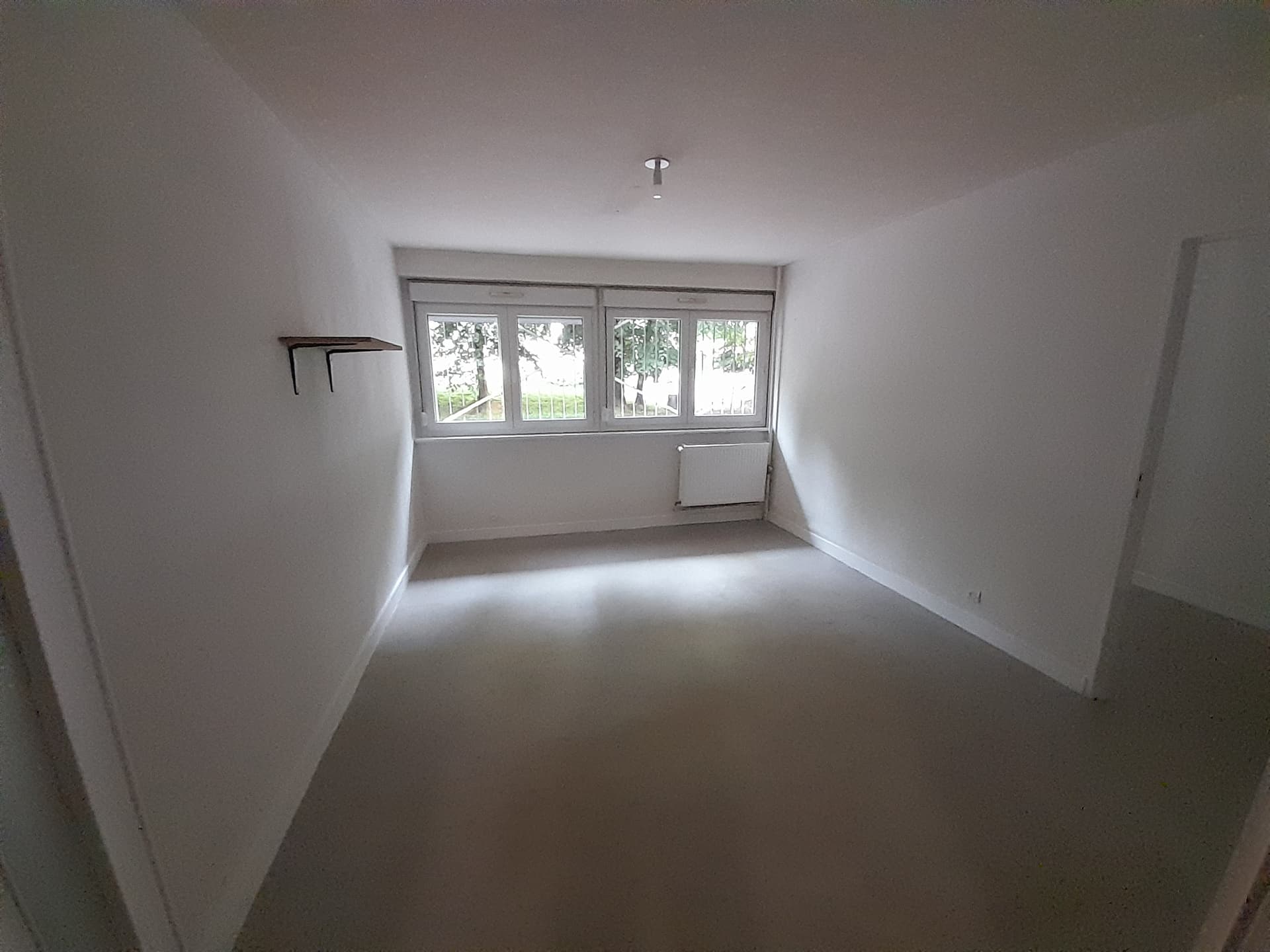 Local professionnel - avenue Eisenhower